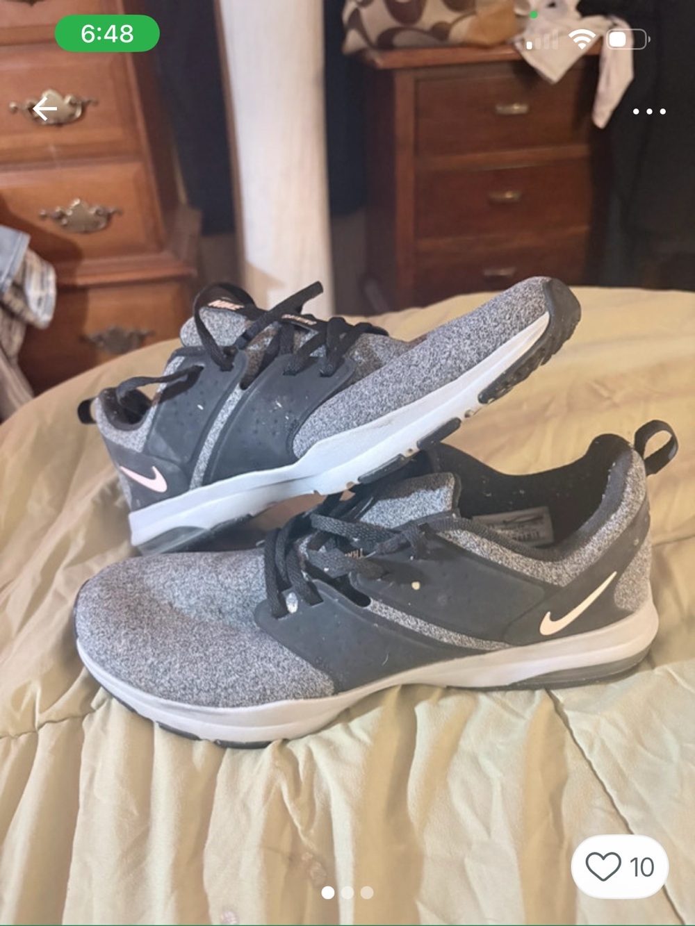Nike Kids Gray and Black Lightweight Sneakers with White Swoosh never wore